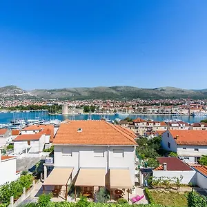 Pensión Carija, Trogir